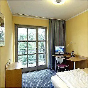 Commundo Tagungshotel Ismaning 3*,